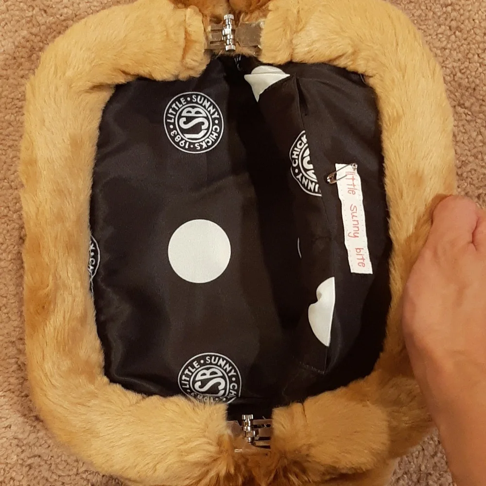 Little Sunny Bite Soft Bear Face Clutch